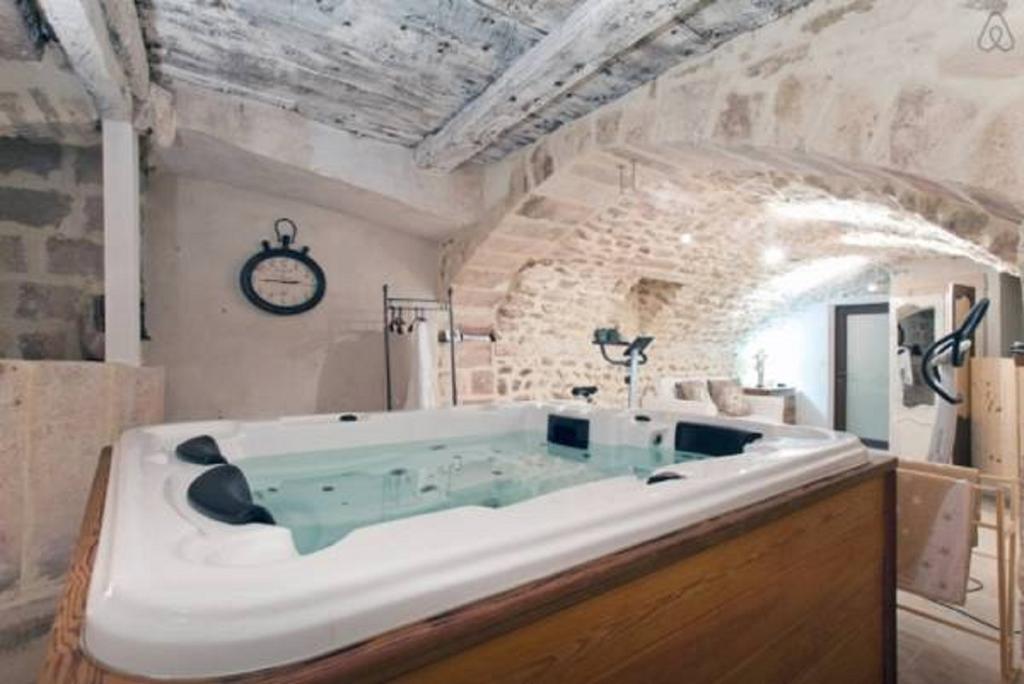 فندق Saint-Rémy-de-Provenceفي  Maison Vincent المظهر الخارجي الصورة